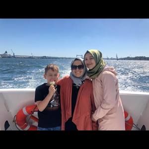 Meet your Posher, Nezahat